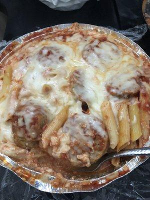 Baked ziti with meatballs