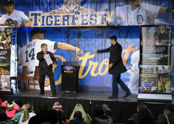 Tiger fans loved Jeff's performance with Nick Castellanos at TigerFest! Miguel Cabrera's daughter enjoyed Jeff's magic at her birthday party