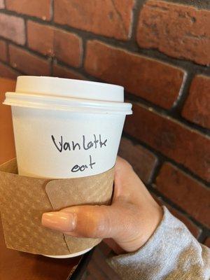 Vanilla oatmilk latte