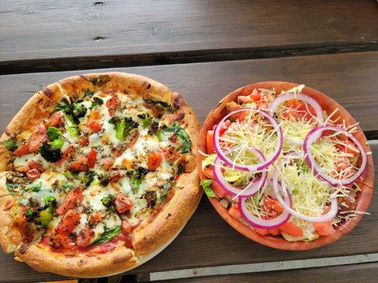 Veggies on Pizza, Ceasar salad