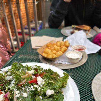 Salad, tots