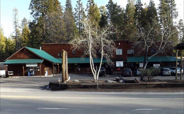 Shaver Lake Sports Storefront