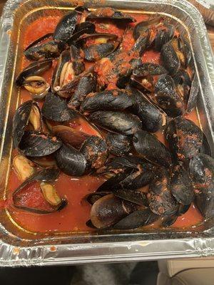 Mussels marinara $24.50