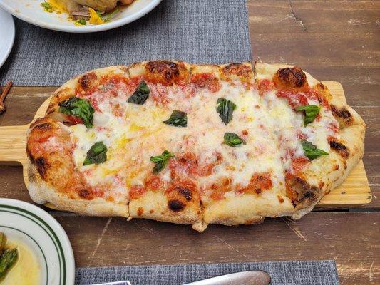 Margarita Romana pizza