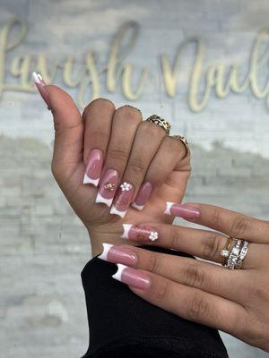 Lavish Nails