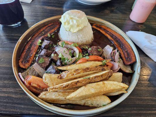 Lomo saltado