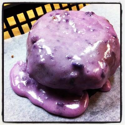 Heavenly blueberry donuts! I'm in loveeeee!