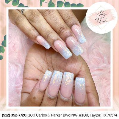 Simple yet charming with light pink nails and white tips 
   !
___________