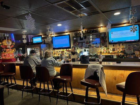 Marlenes Corner Bar And Grill