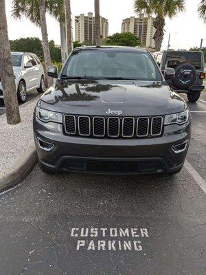 Grand Cherokee, Laredo