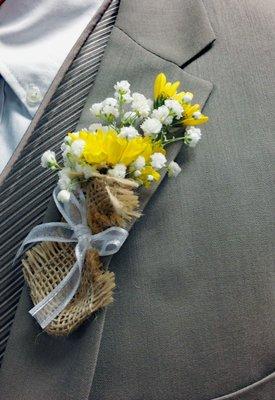 Yellow Daises with baby breath boutonniere