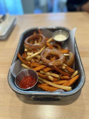 Sweet potatoes, fries and onion rings