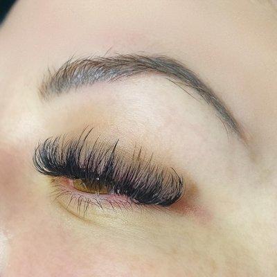 Russian volume lashes