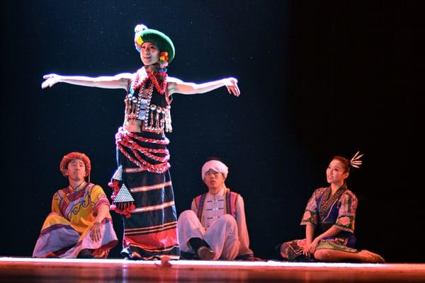 Pace CI offered a workshop in Chinese Ethnic Minority Folk Dance, taught by visiting professionals from China.