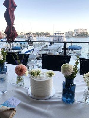 Small cake for my sisters wedding celebration dinner - simply beautiful and soooo delicious!