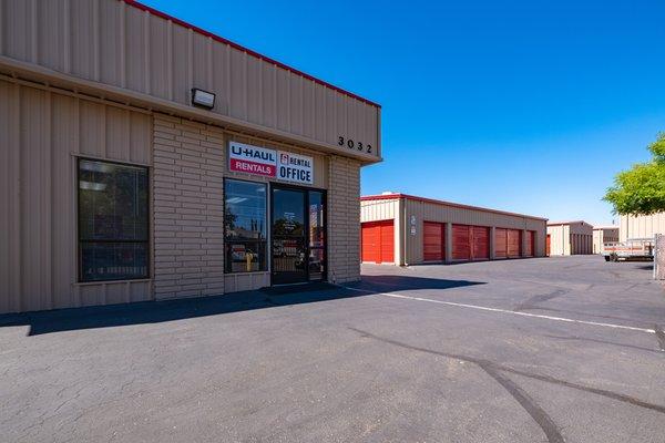 Self Storage in Ceres, CA.