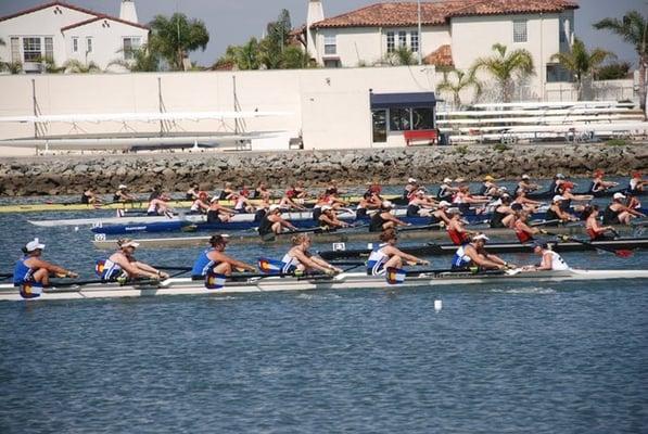 The Lake Merritt Rowing Club has competitive teams and hosts annual regattas.