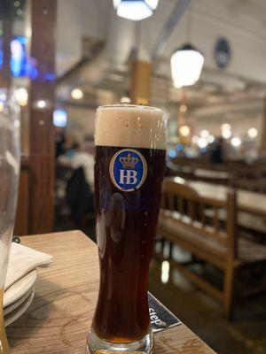 Dunkel (5.5 % Alc. by Volume)