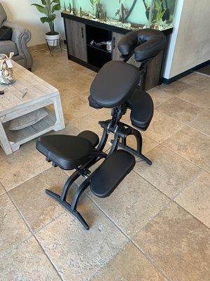 The customer who likes chair massage can come now!