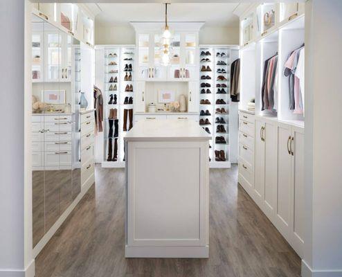 Turn your walk-in closet to a personal boutique!