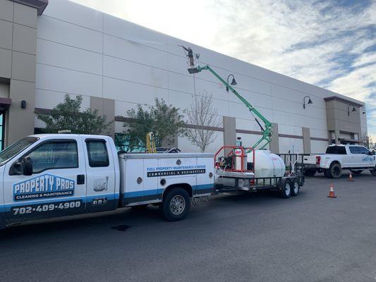 High reach building washing! Easy Peasy!