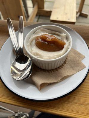 Coconut pudding with apple caramel sauce