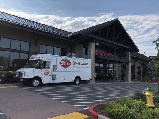 The Scone Wagon in front of Fred Meyer in Gig Harbor, WA