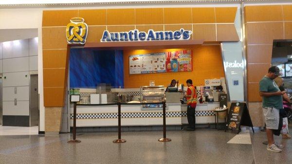 Auntie Anne’s in BOS airport