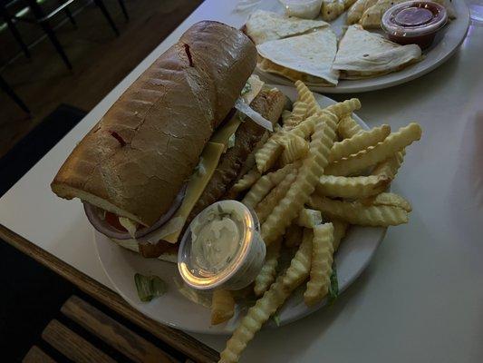 Po' Boy w/ cod and tartar sauce