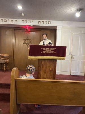 Hazzan Shamash at Sunday morning service