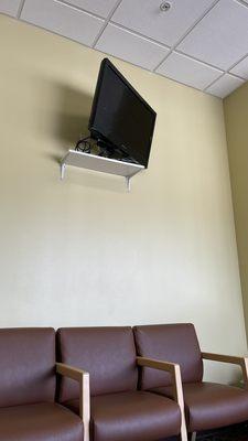 TV broken in waiting room.