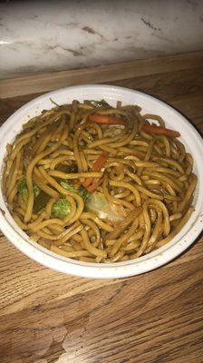 Vegetable lo mein