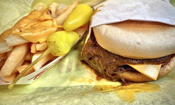 Double Chili-Cheeseburger steals the show. Cheesy Fries & Yellow Chilies side. So tasty!