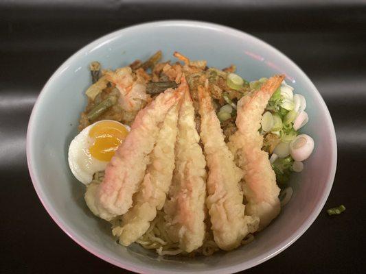 Shrimp tempura udon or ramen noodle soup