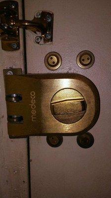 Top lock high security installation