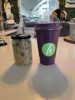 Space Cadet Smoothie and Vegan Quinoa Salad are a daily must have!!! They open early so I can get what I need before 8am! 10 out of 10!!!!