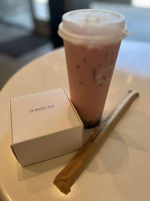 Strawberry milk tea with coffee jelly