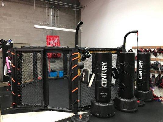 Cage at Factum MMA