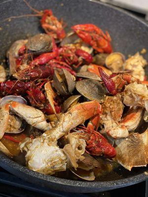 Togo and add crabs and more clams