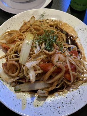 Tallarin Saltado de Mariscos