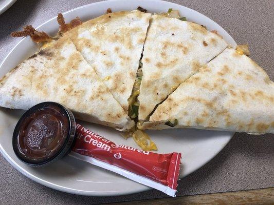 Quesadilla  w/grilled chicken