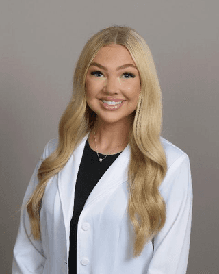 Zoe Schindler, Clinical Aesthetician