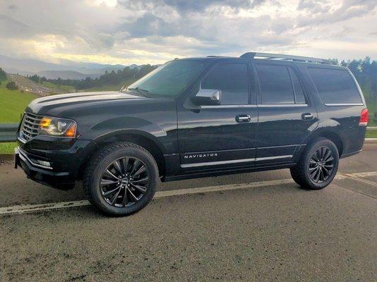 Lincoln Navigator SUV. Ride in comfort. Ride in style.