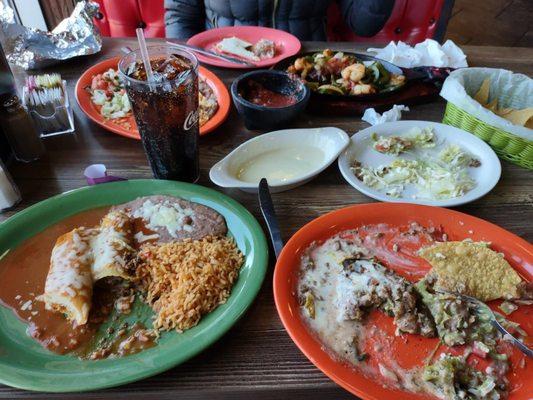 Cheese sauce, the big dinner, and shrimp fajitas, yum!!