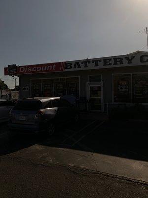 This is the place for new or used battery, best price anywhere!