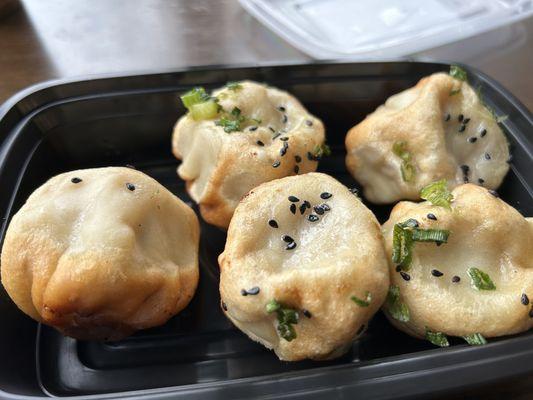 The one and only, the amazing Sheng jian bao