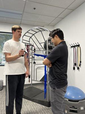 Muscle strength testing using a digital dynamometer