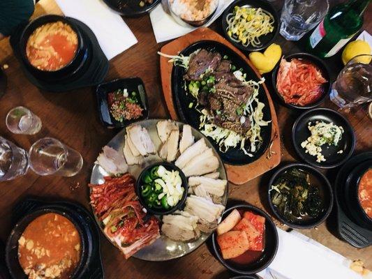 Dinner spread: (Middle)Steamed Pork + kimchi, seafood sundobu + 2 complimentary small sundobu + beef