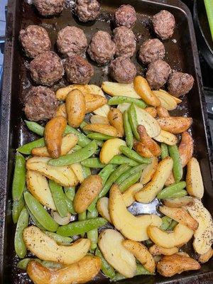 Sheet pan Swedish meatballs w/fingerling potatoes and snap peas