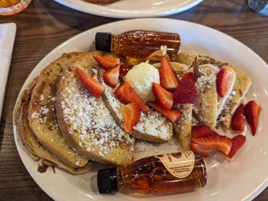 French toast with strawberries